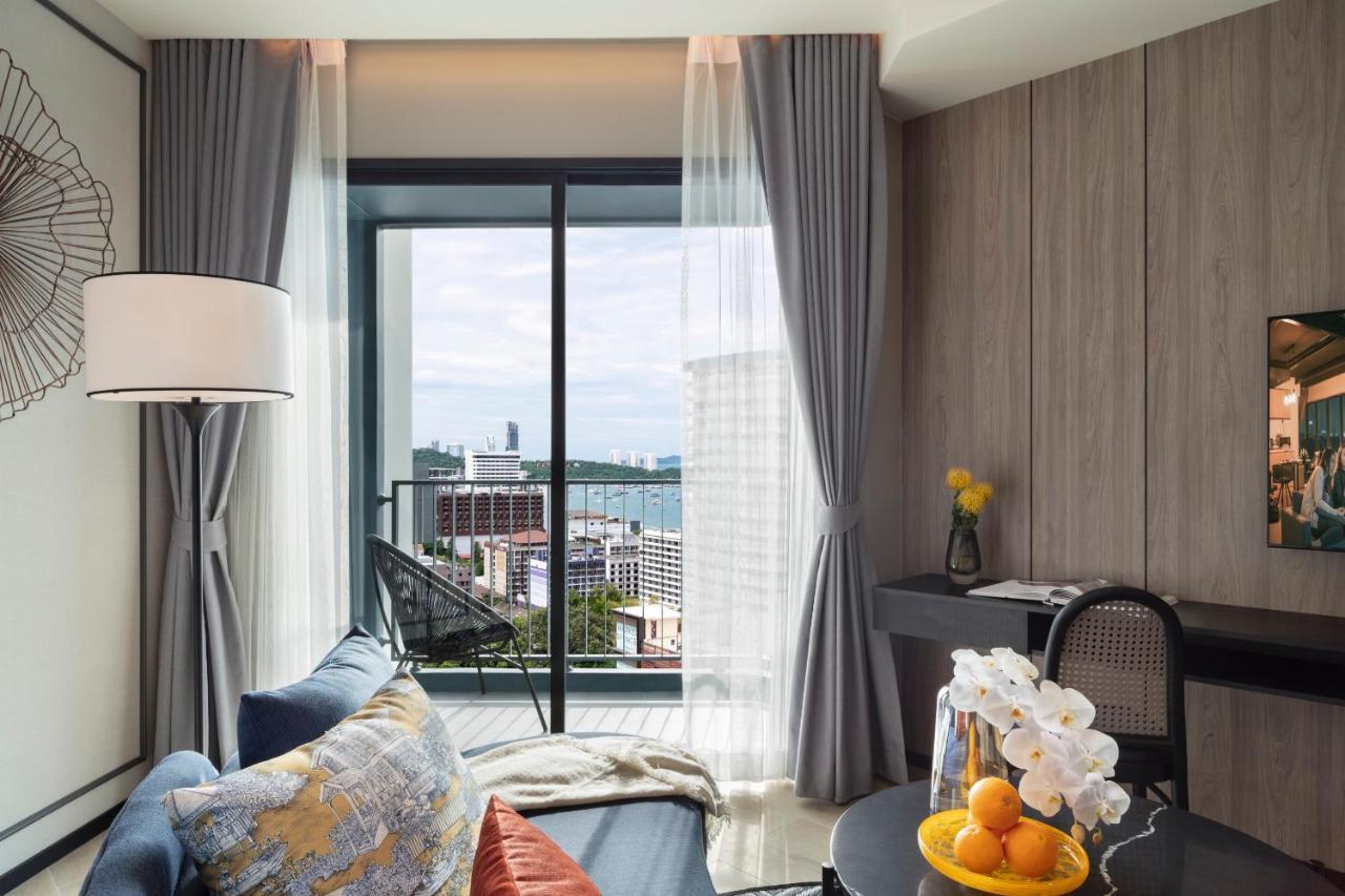 Somerset Pattaya Exteriör bild Deluxe Ocean View
